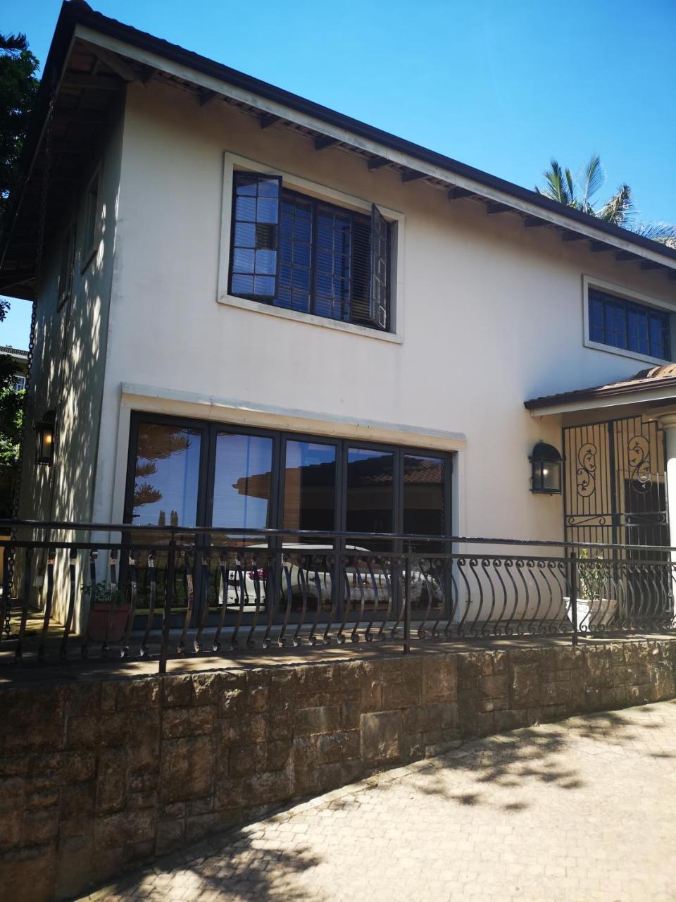 Ekhaya Guest House Ballito Bagian luar foto